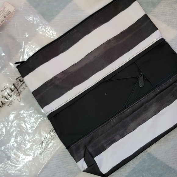Size up Expandable pouch in watercolor stripe - Picture 1 of 1